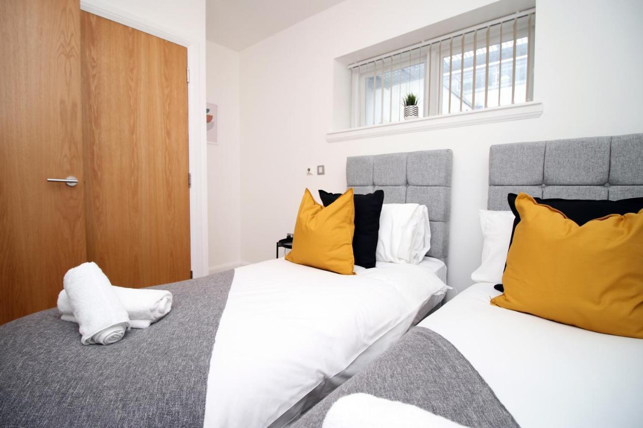 No 2 Under The Clock By Ssw - 2Br, Right In The City Centre, Sleeps 6 Cardiff Exteriör bild