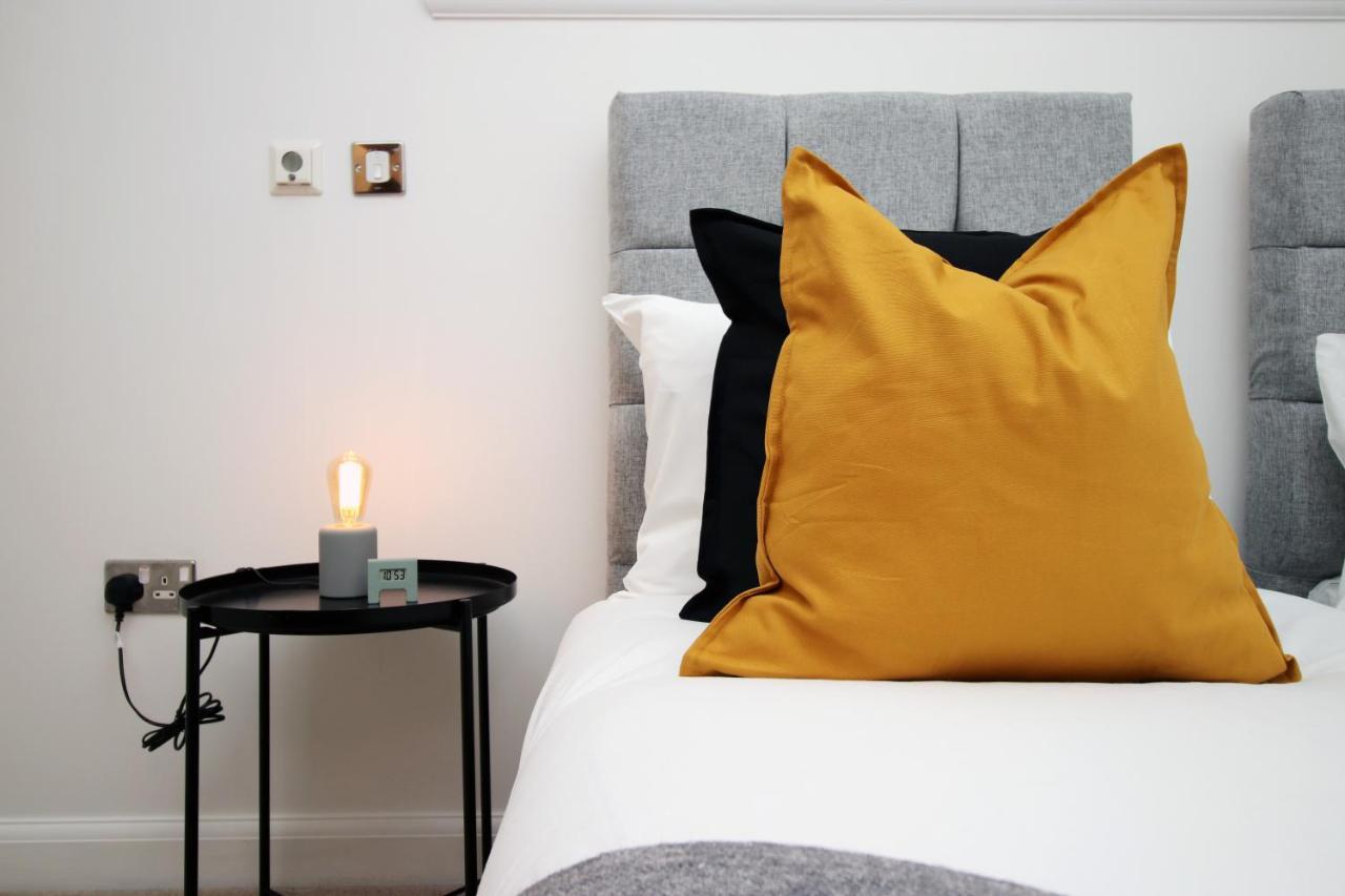 No 2 Under The Clock By Ssw - 2Br, Right In The City Centre, Sleeps 6 Cardiff Exteriör bild