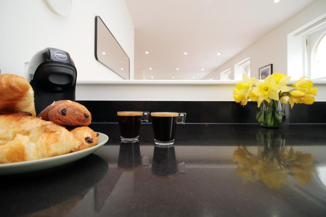 No 2 Under The Clock By Ssw - 2Br, Right In The City Centre, Sleeps 6 Cardiff Exteriör bild