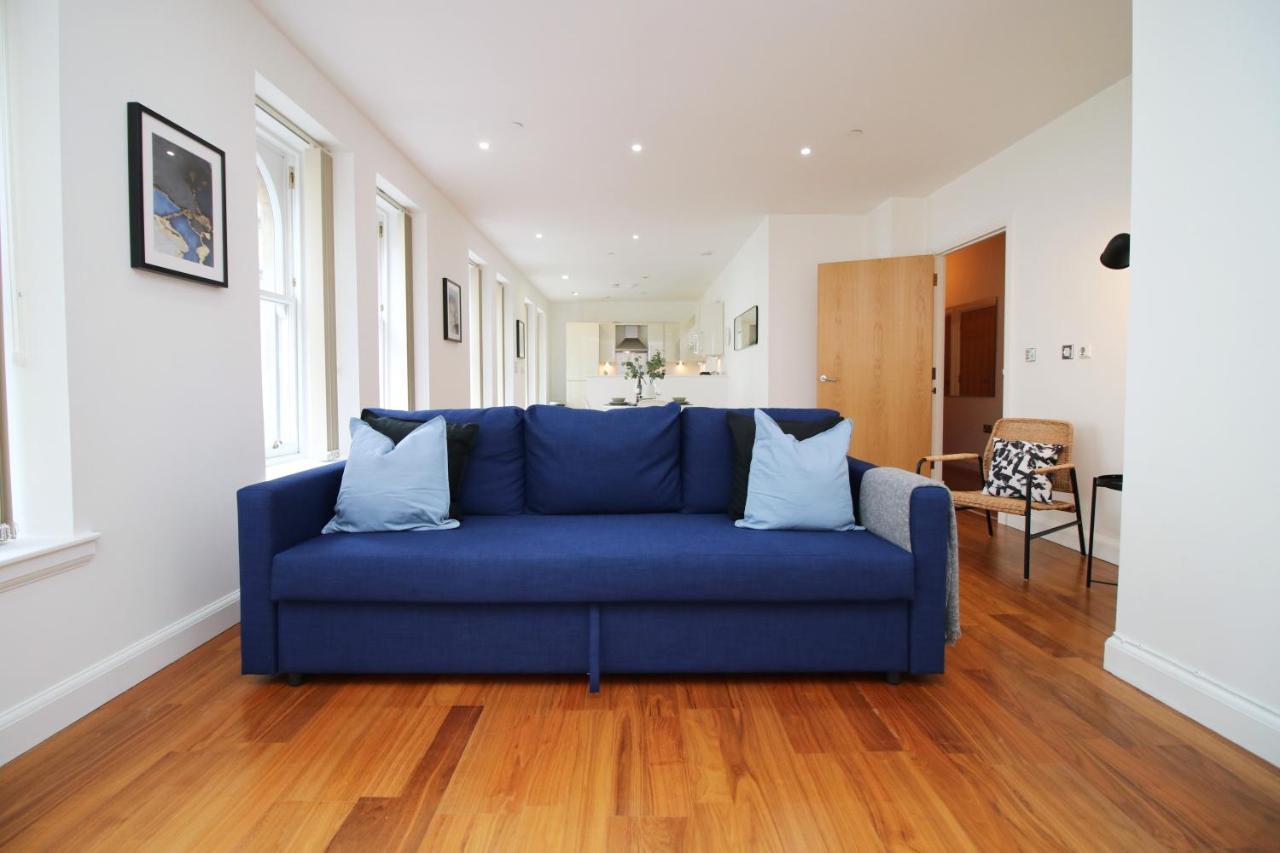 No 2 Under The Clock By Ssw - 2Br, Right In The City Centre, Sleeps 6 Cardiff Exteriör bild