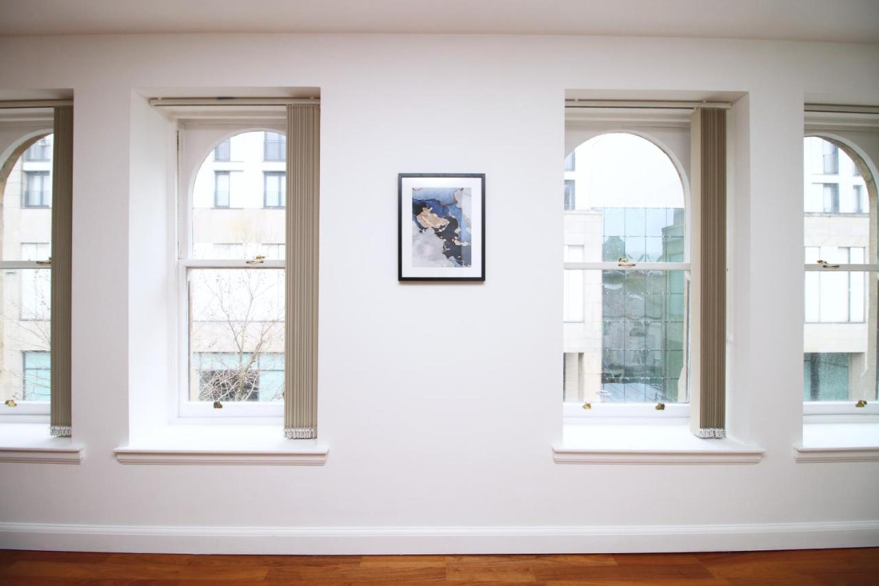 No 2 Under The Clock By Ssw - 2Br, Right In The City Centre, Sleeps 6 Cardiff Exteriör bild