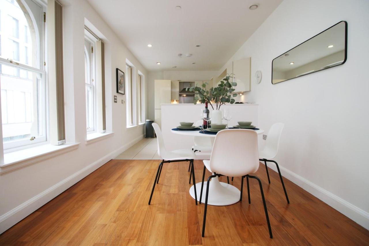 No 2 Under The Clock By Ssw - 2Br, Right In The City Centre, Sleeps 6 Cardiff Exteriör bild