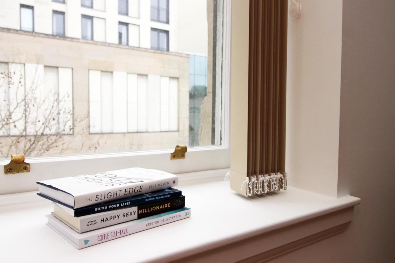 No 2 Under The Clock By Ssw - 2Br, Right In The City Centre, Sleeps 6 Cardiff Exteriör bild
