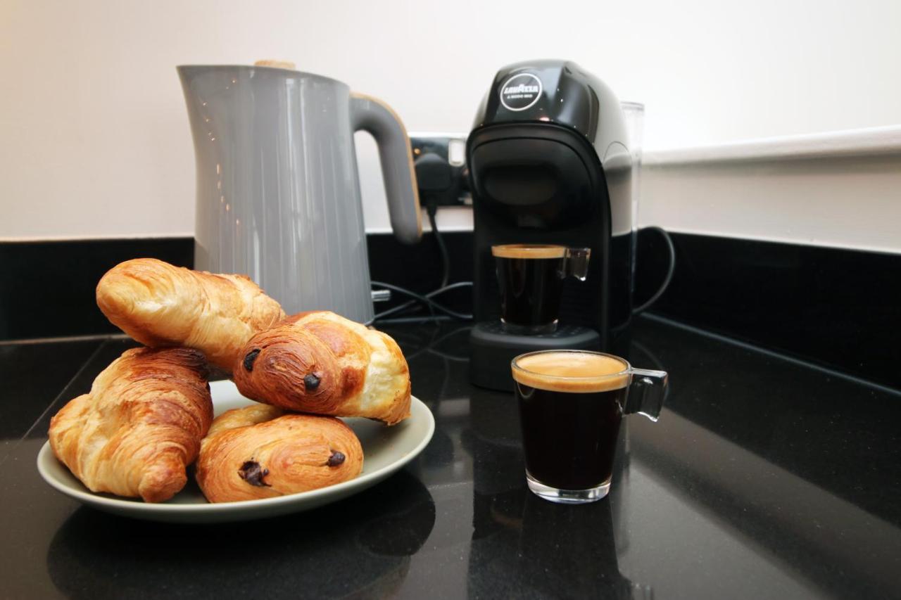 No 2 Under The Clock By Ssw - 2Br, Right In The City Centre, Sleeps 6 Cardiff Exteriör bild