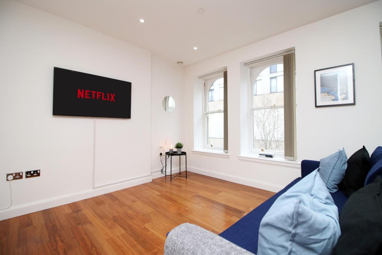 No 2 Under The Clock By Ssw - 2Br, Right In The City Centre, Sleeps 6 Cardiff Exteriör bild